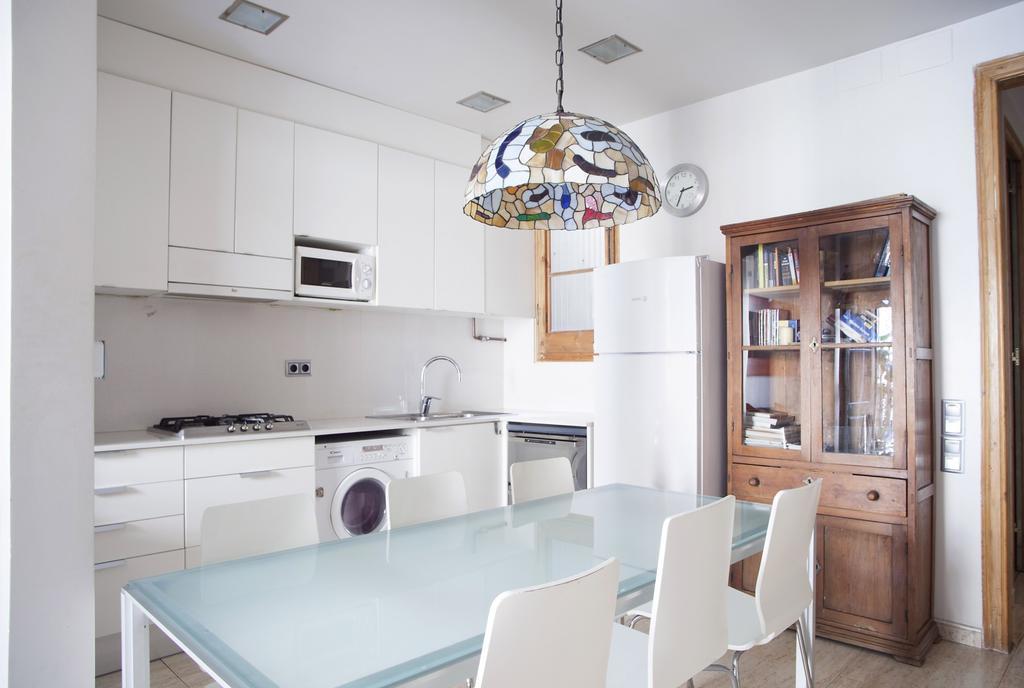 Aparteasy - Authentic Family Apartment Барселона Екстер'єр фото